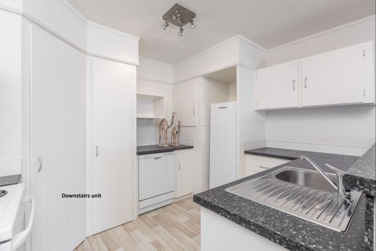 Photo of property in 98 Tindalls Bay Road, Tindalls Beach, Whangaparaoa, 0930