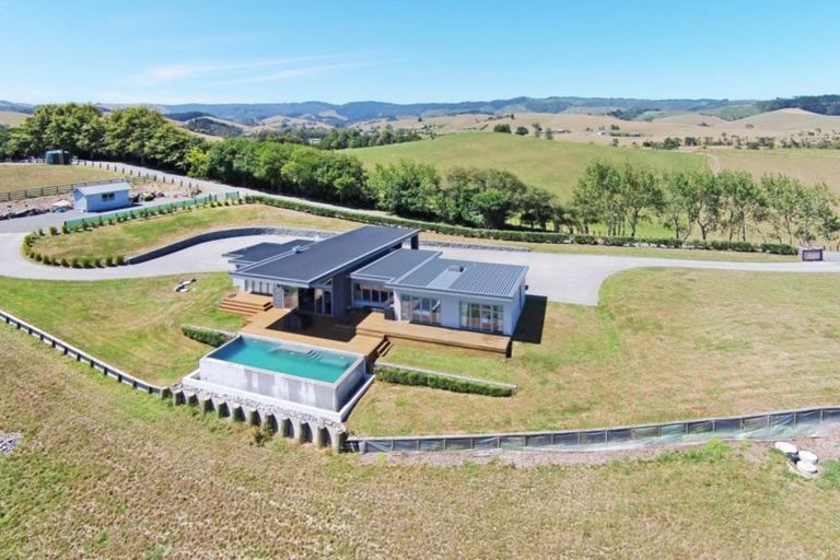 Photo of property in 525 Clevedon Kawakawa Road, Clevedon, 2585