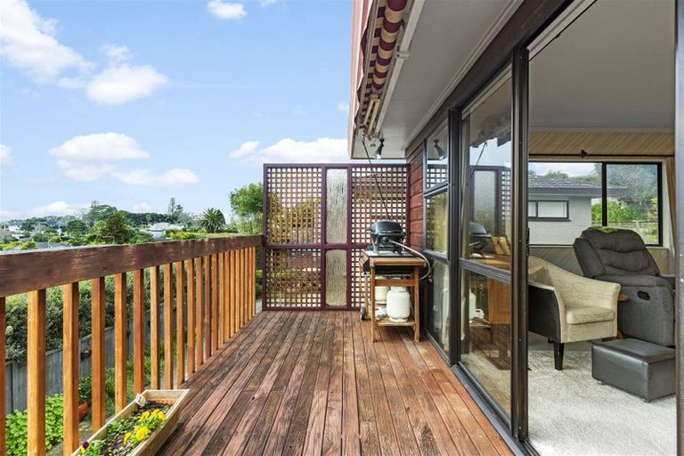 Photo of property in 1/3a Charles Dickens Drive, Mellons Bay, Auckland, 2014