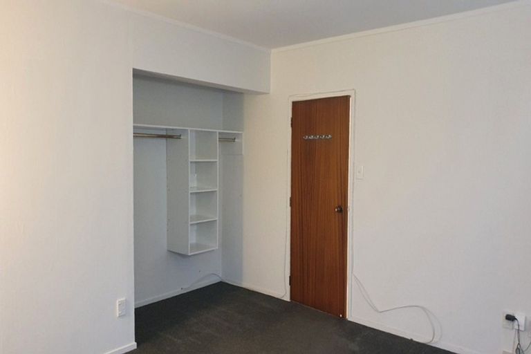 Photo of property in 36 Sunset Road, Unsworth Heights, Auckland, 0632