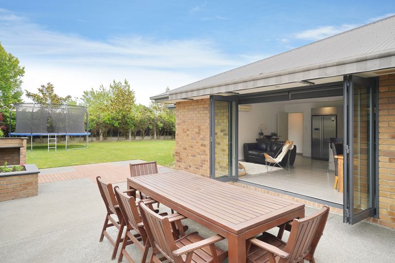 Photo of property in 43 Westpark Drive, Burnside, Christchurch, 8053