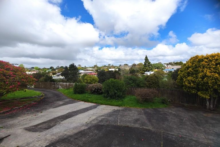 Photo of property in 17 Matipo Road, Te Atatu Peninsula, Auckland, 0610
