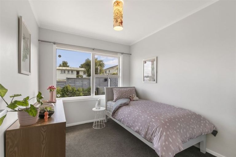 Photo of property in 6 Stott Avenue, Birkdale, Auckland, 0626