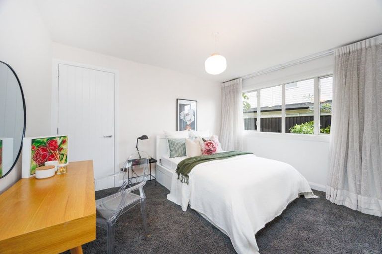 Photo of property in 5 Fairway Grove, Hokowhitu, Palmerston North, 4410