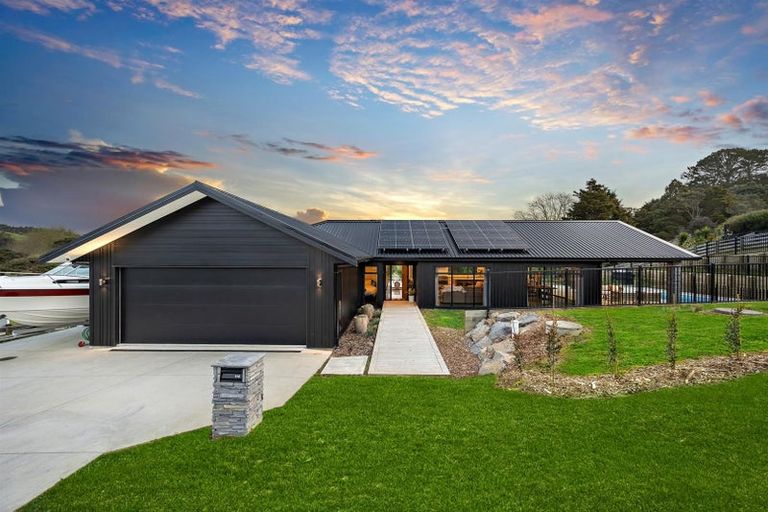 Photo of property in 114 Solan Drive, Waimauku, 0812