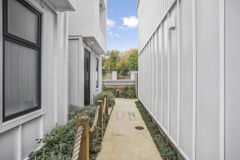 Photo of property in 16/10 Pascoe Avenue, Paremata, Porirua, 5026