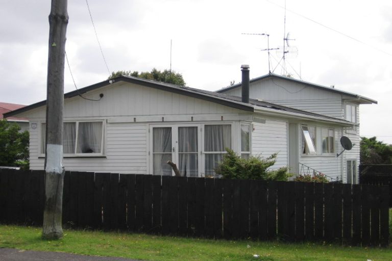 Photo of property in 10 Tramway Road, Beach Haven, Auckland, 0626
