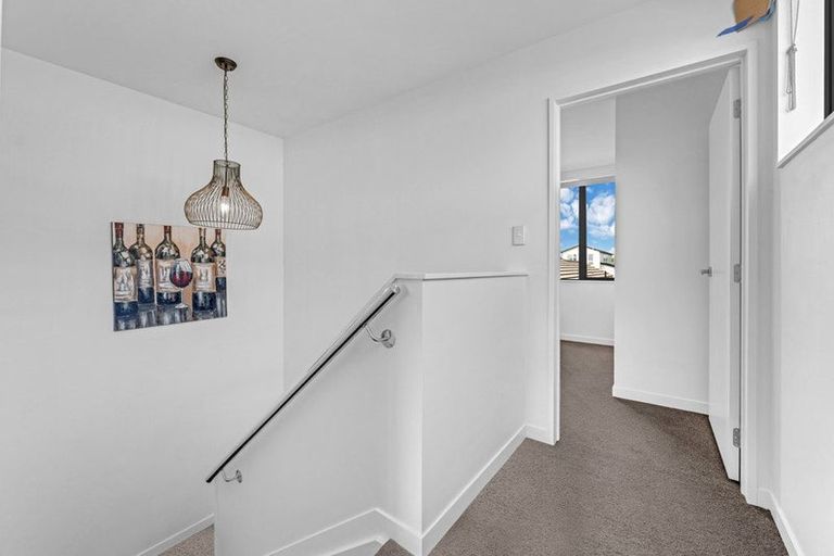 Photo of property in 17 Hoiho Road, Pukekohe, 2120