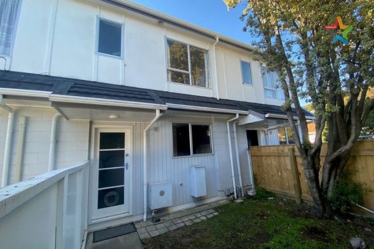 Photo of property in 4c Flock Grove, Fairfield, Lower Hutt, 5011