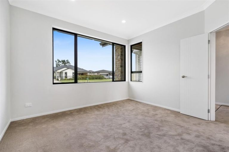 Photo of property in 9 Remana Crescent, Huapai, Kumeu, 0810