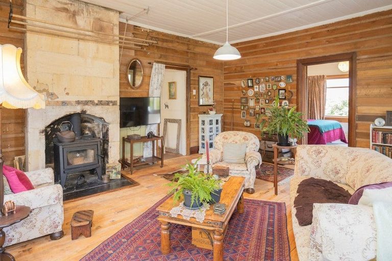 Photo of property in 16 Wellington Street, Enfield, Oamaru, 9491