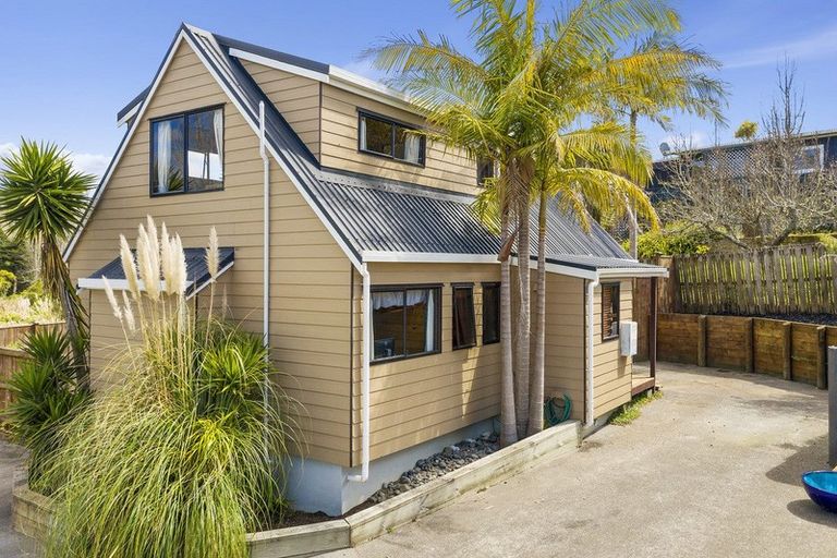 Photo of property in 568 Whangaparaoa Road, Stanmore Bay, Whangaparaoa, 0932