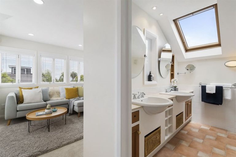 Photo of property in 1/248 Hurstmere Road, Takapuna, Auckland, 0622