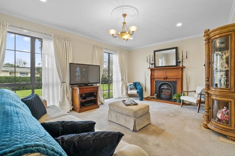 Photo of property in 1 Beverage Place, Rosehill, Papakura, 2113