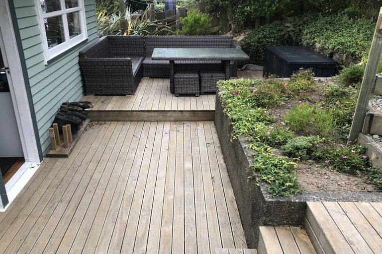 Photo of property in 17 Bedford Street, Northland, Wellington, 6012