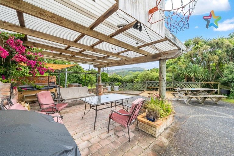 Photo of property in 21 Whitechapel Grove, Stokes Valley, Lower Hutt, 5019
