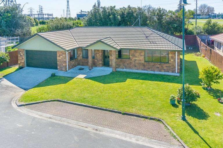 Photo of property in 15 Chancery Close, Hamilton East, Hamilton, 3216