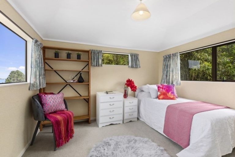 Photo of property in 14 Stanhope Grove, Korokoro, Lower Hutt, 5012