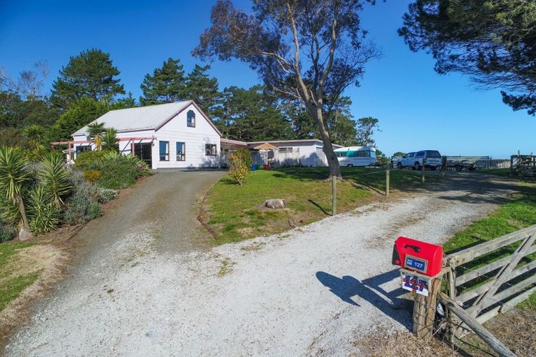 Photo of property in 127 Matakohe East Road, Matakohe, 0593