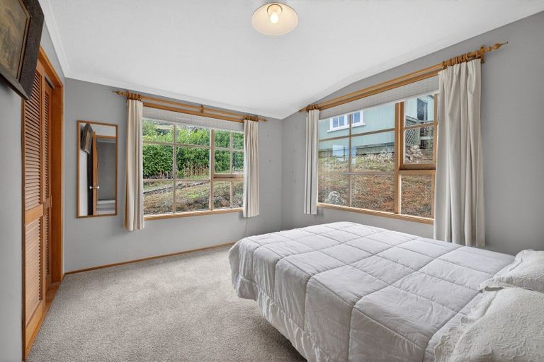 Photo of property in 12 Ross Terrace, Lyttelton, 8082