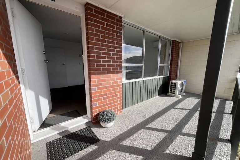 Photo of property in 3/46 Fruitvale Road, New Lynn, Auckland, 0600