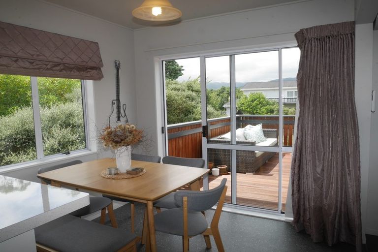 Photo of property in 69 Langdale Avenue, Paraparaumu, 5032