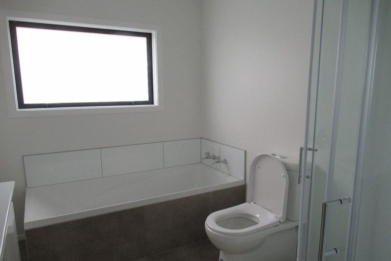 Photo of property in 24a Kings Drive, Levin, 5510