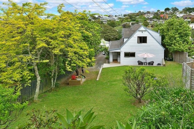 Photo of property in 10 Elliston Crescent, Stanmore Bay, Whangaparaoa, 0932