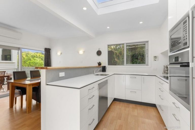 Photo of property in 32 Lohia Street, Khandallah, Wellington, 6035