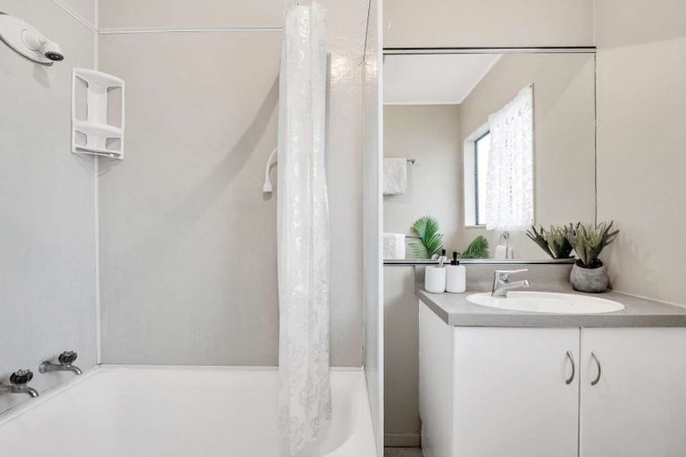 Photo of property in 37b Aquarius Drive, Kawaha Point, Rotorua, 3010