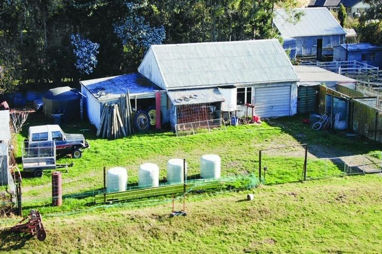 Photo of property in 74 Outram-mosgiel Road, Mosgiel, 9092