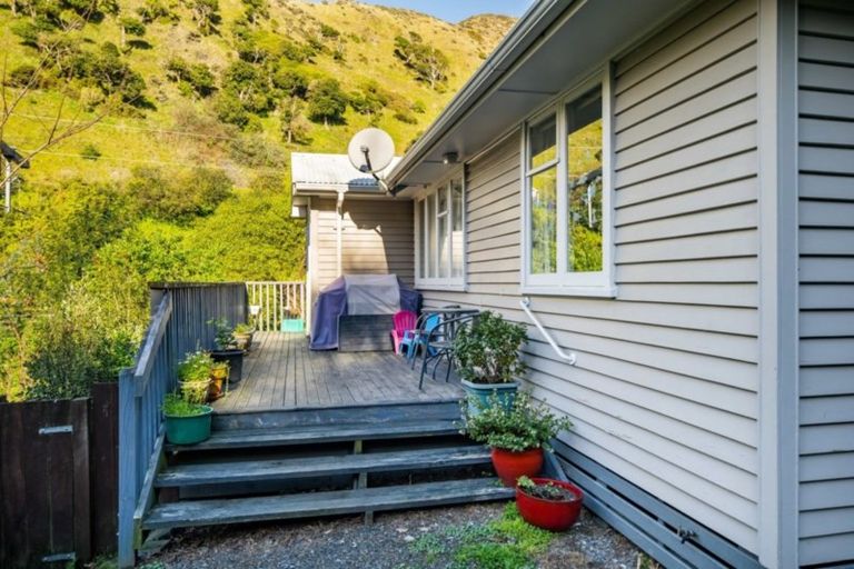 Photo of property in 66 Tilley Road, Paekakariki, 5034