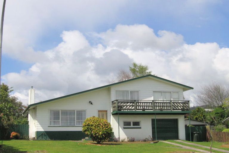 Photo of property in 12 Browning Crescent, Owhata, Rotorua, 3010