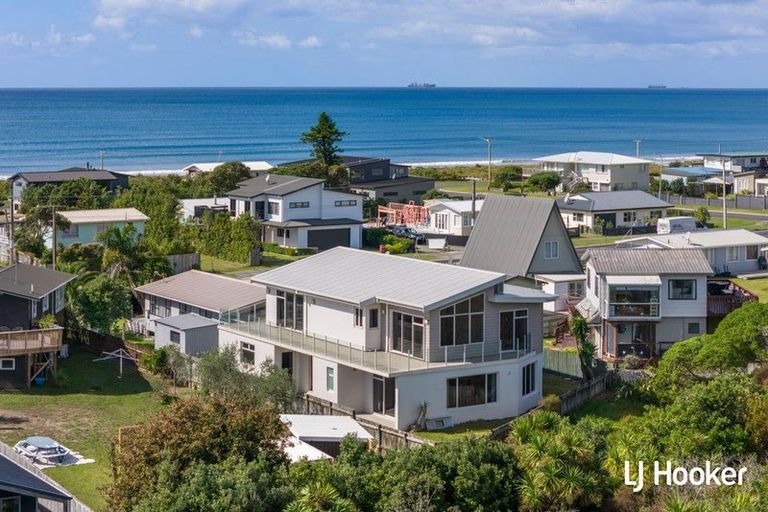Photo of property in 264a Seaforth Road, Waihi Beach, 3611