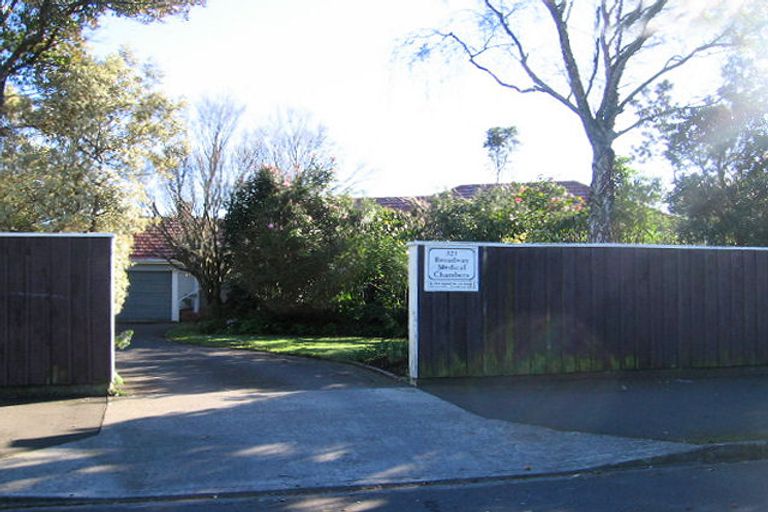 Photo of property in 321 Broadway Avenue, Palmerston North, 4414