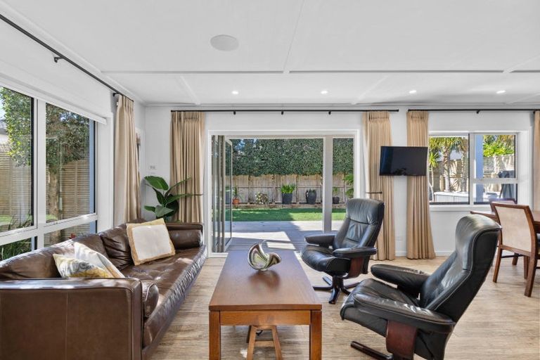 Photo of property in 1/7 Elizabeth Street, Orewa, 0931