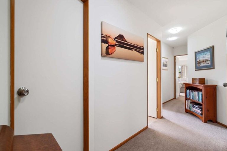 Photo of property in 16 Hidcote Place, Bethlehem, Tauranga, 3110