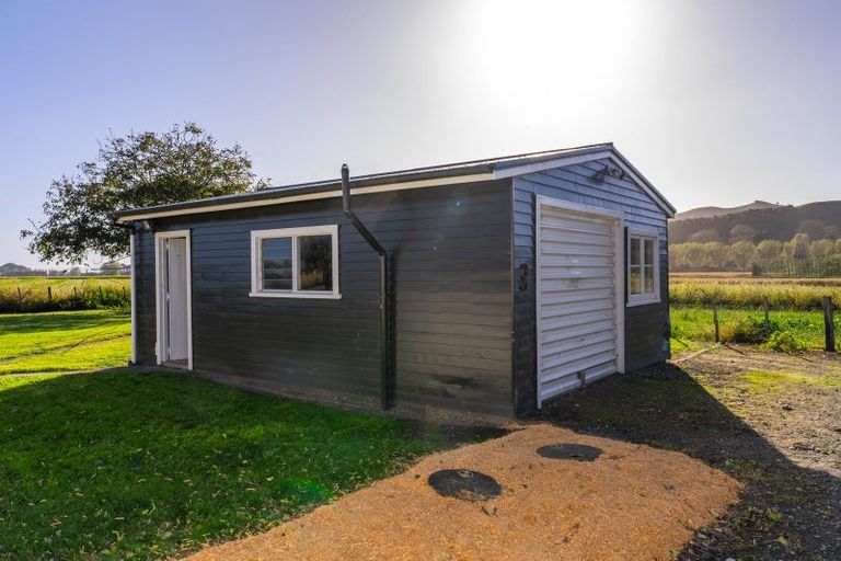 Photo of property in 3 Nicks Head Station Road, Muriwai, Gisborne, 4072