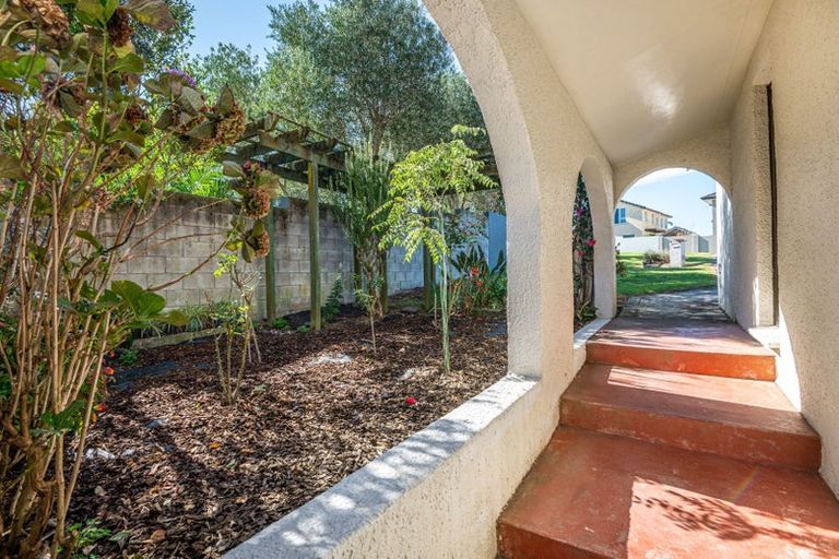 Photo of property in 45a Takutai Avenue, Half Moon Bay, Auckland, 2012