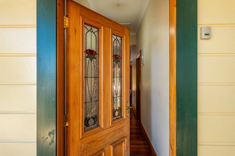 Photo of property in 4 Muhunoa West Road, Ohau, Levin, 5570