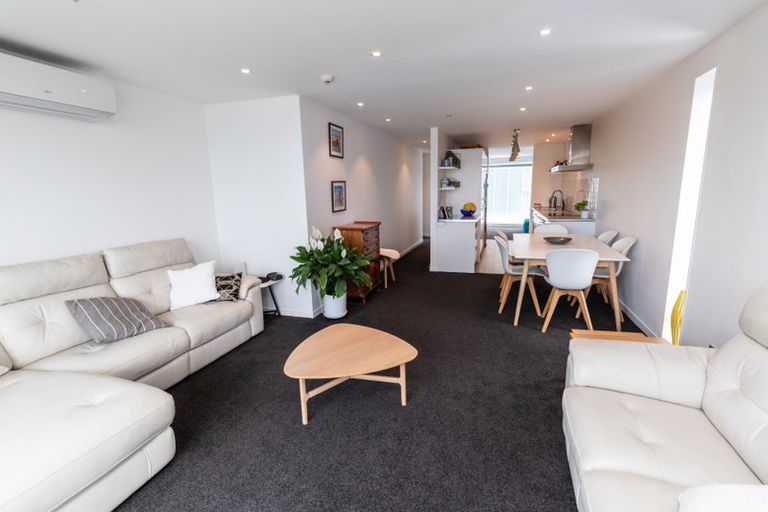 Photo of property in Portal Apartments, 5d/42 Cable Street, Te Aro, Wellington, 6011