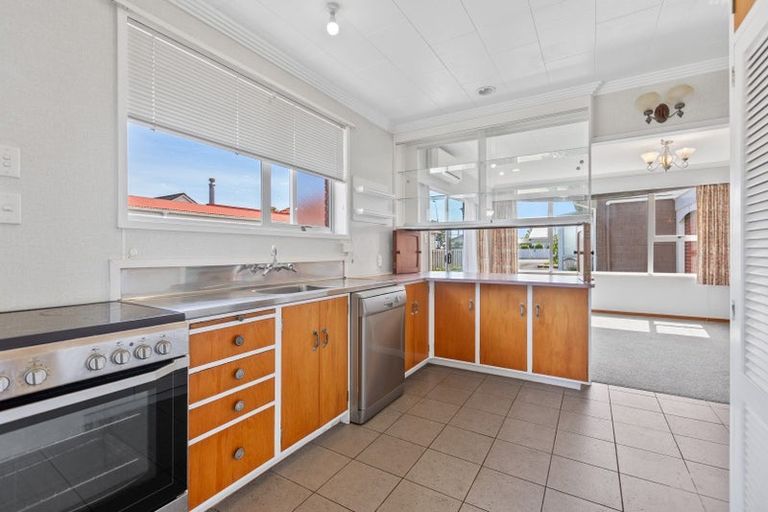 Photo of property in 1/214 Coronation Avenue, Welbourn, New Plymouth, 4310