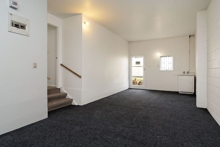 Photo of property in 2/56 Archibald Road, Kelston, Auckland, 0602