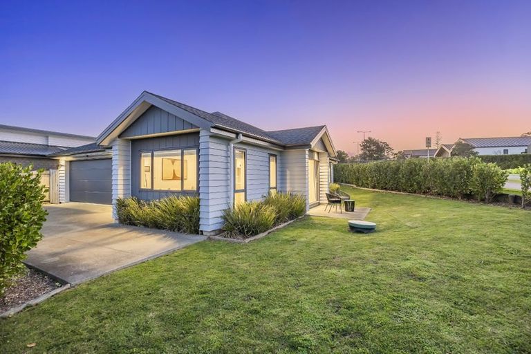 Photo of property in 21 Vintry Drive, Huapai, Kumeu, 0810