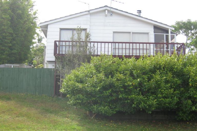 Photo of property in 26 Girrahween Drive, Totara Vale, Auckland, 0629