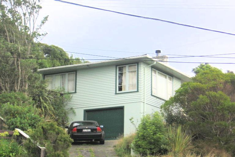 Photo of property in 28 Arapiko Street, Johnsonville, Wellington, 6037