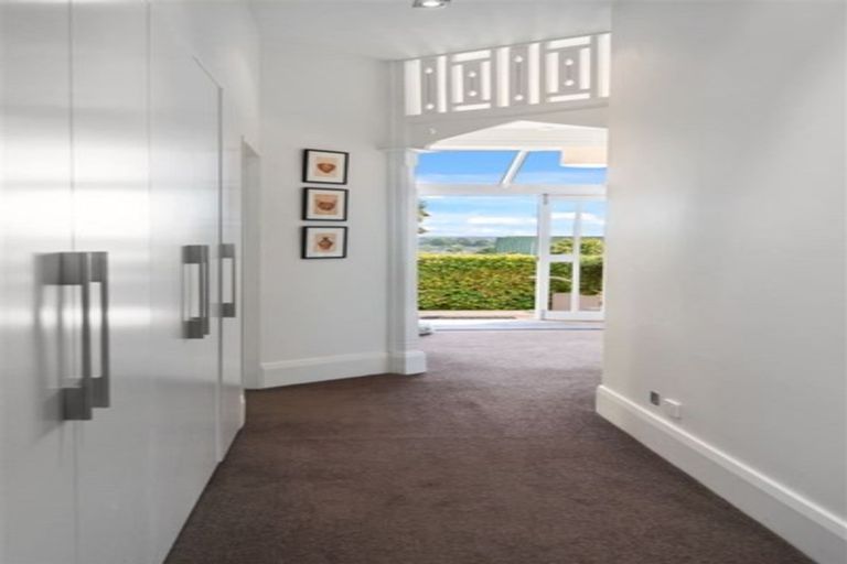 Photo of property in 21 Hackthorne Road, Cashmere, Christchurch, 8022