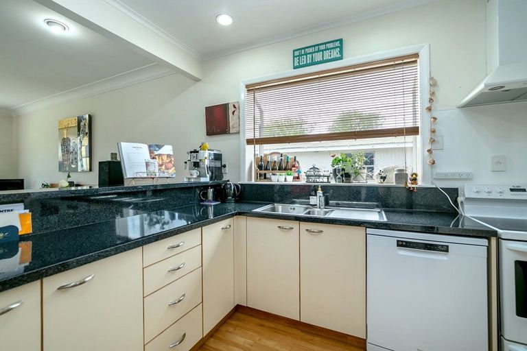 Photo of property in 59 Kent Street, Carterton, 5713