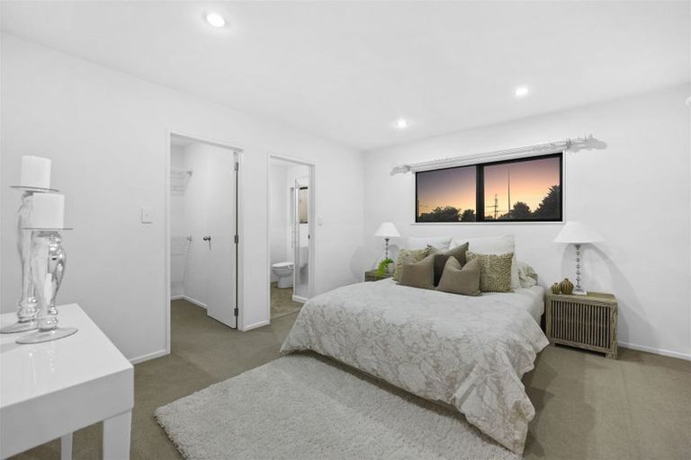 Photo of property in 209a Forrest Hill Road, Forrest Hill, Auckland, 0620