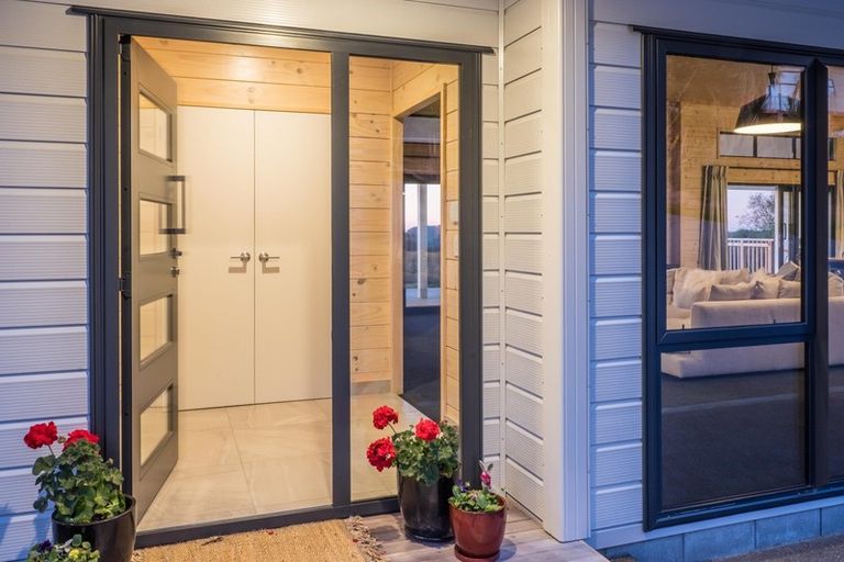 Photo of property in 214b Huia Street, Waikanae, 5391